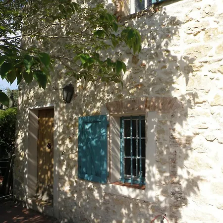 Bastidon La Deprat Apartment